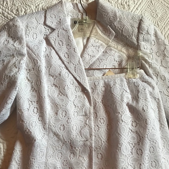 White two piece jacket and skirt lace lace suit - Picture 2 of 8